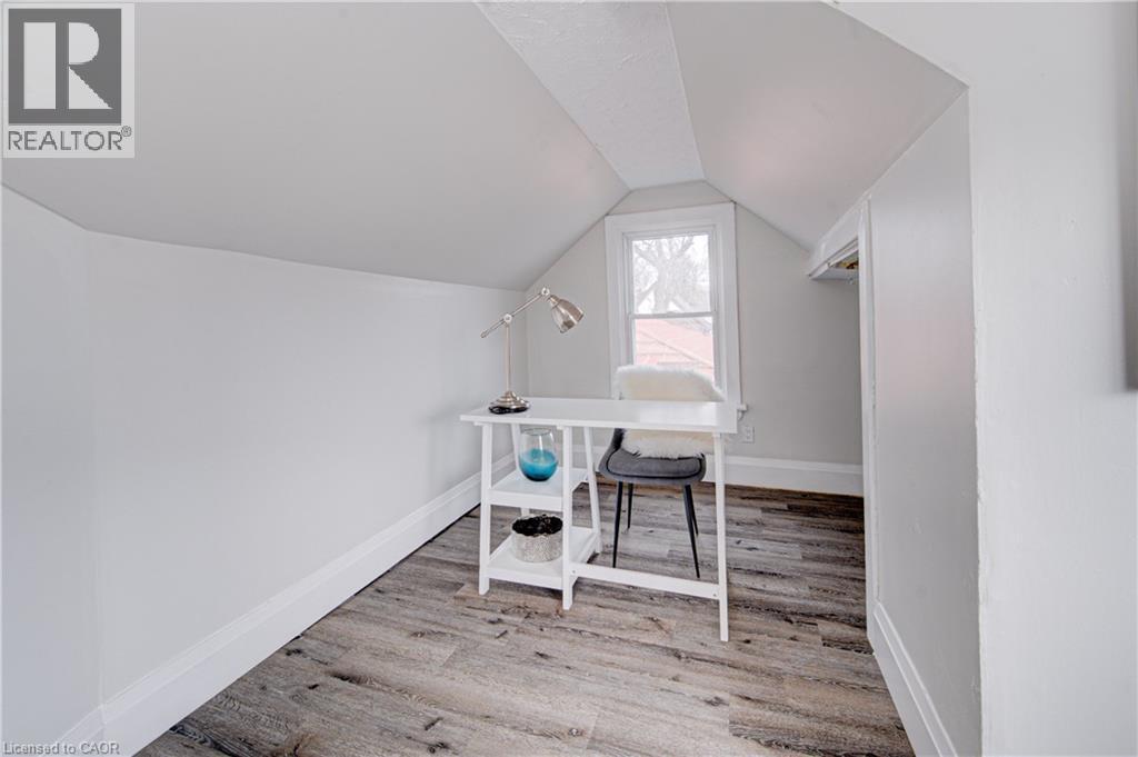 227 East 23Rd Street, Hamilton, ON - Indoor Photo Showing Other Room
