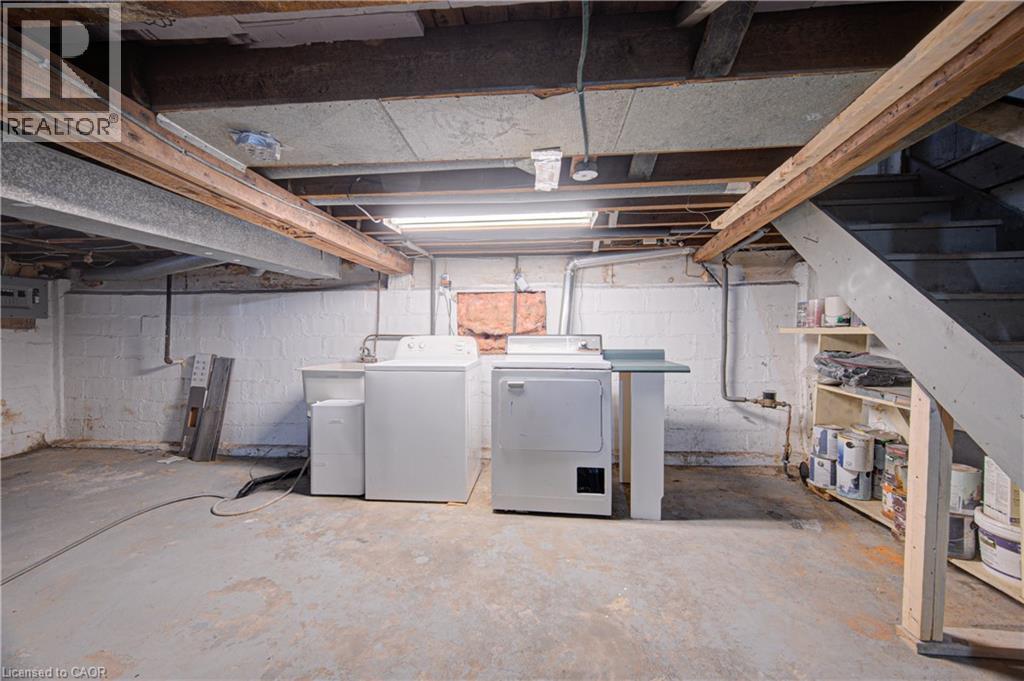 227 East 23Rd Street, Hamilton, ON - Indoor Photo Showing Laundry Room