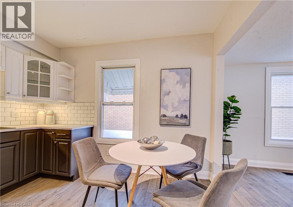 227 East 23Rd Street, Hamilton, ON - Indoor Photo Showing Dining Room