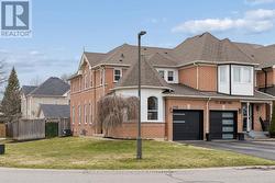 105 ZACHARY PLACE Whitby, ON L1M 1E2