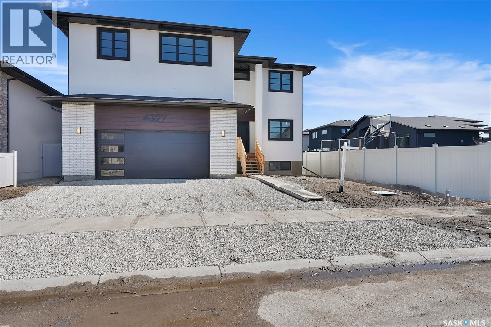 4327 Wild Rose Drive, Regina, SK - Outdoor