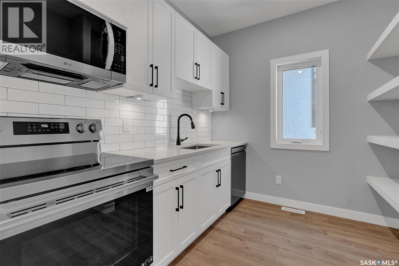 4327 Wild Rose Drive, Regina, SK - Indoor Photo Showing Kitchen