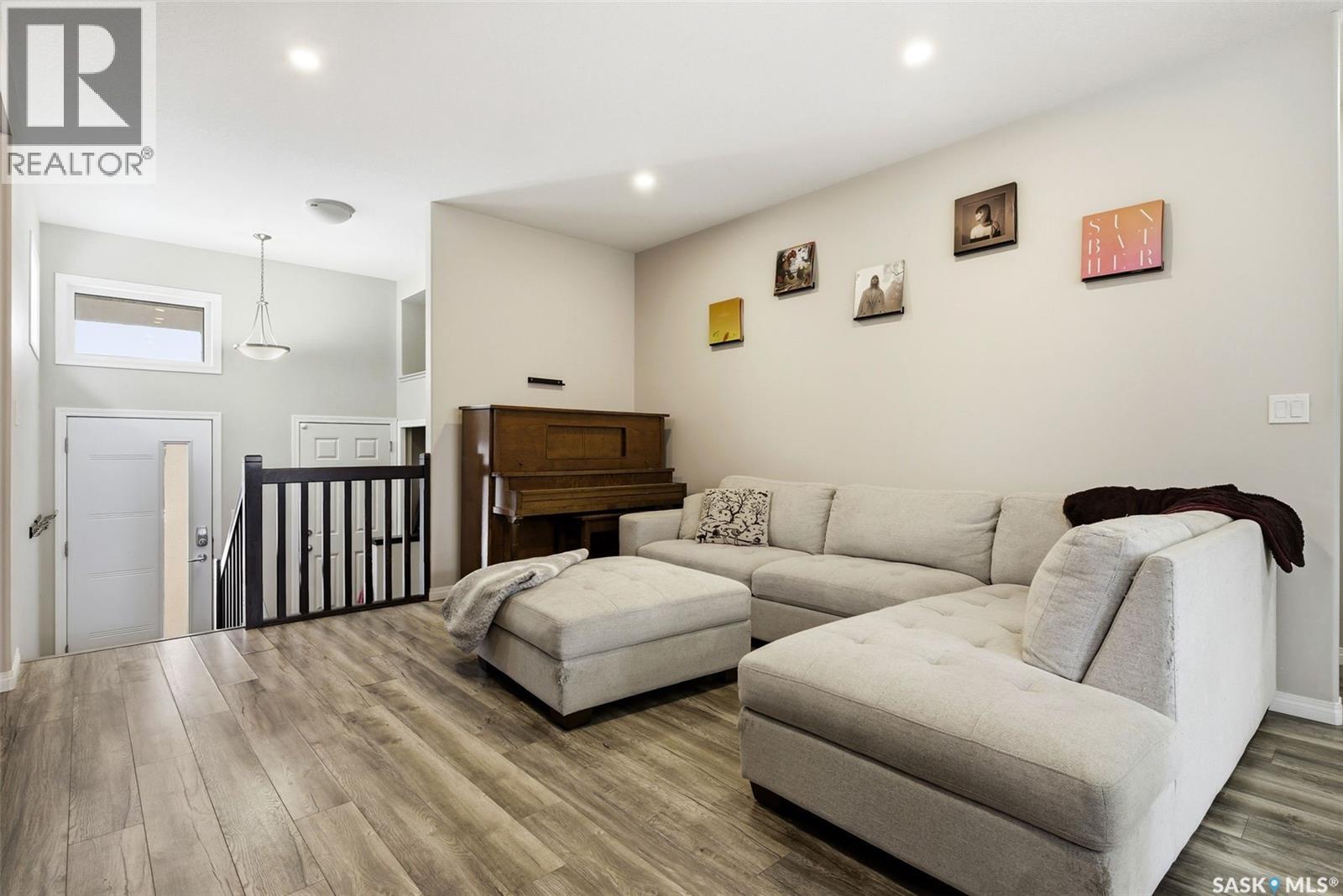 5381 Mckenna Crescent, Regina, SK - Indoor