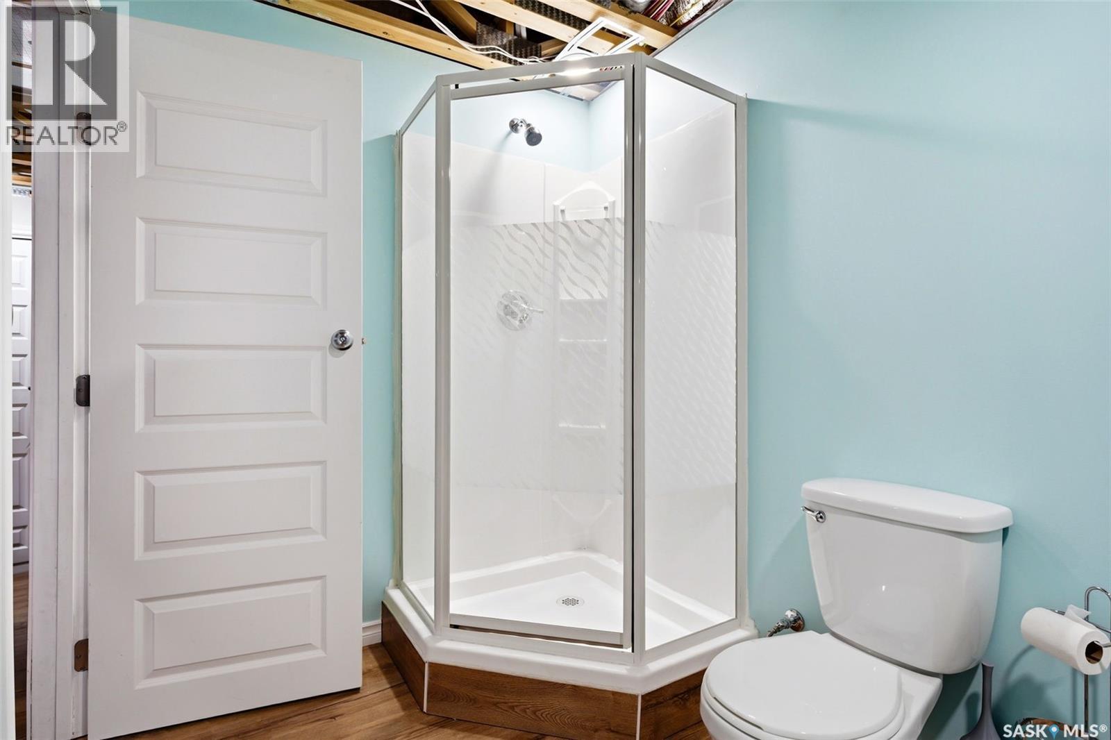 5381 Mckenna Crescent, Regina, SK - Indoor Photo Showing Bathroom