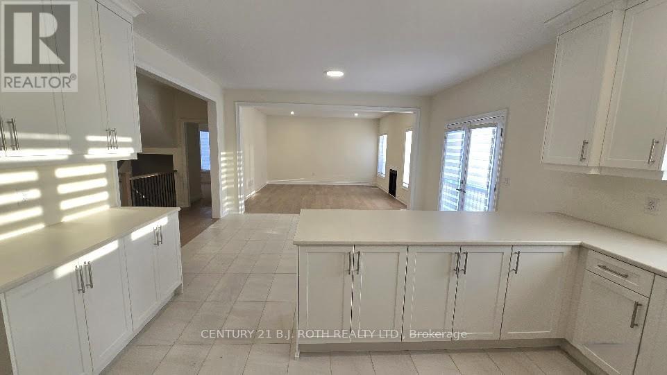 61 Ruby Ridge, Oro-Medonte, ON - Indoor Photo Showing Kitchen