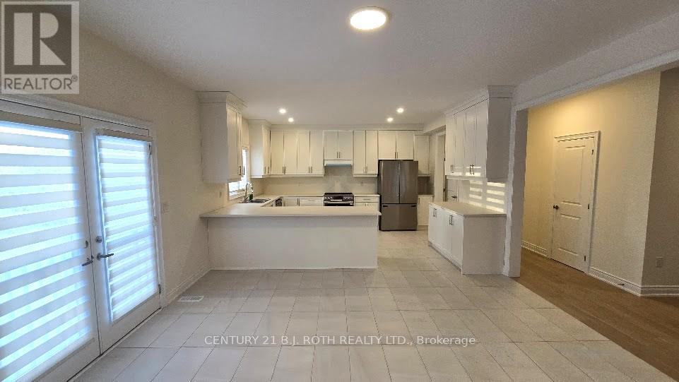 61 Ruby Ridge, Oro-Medonte, ON - Indoor Photo Showing Kitchen