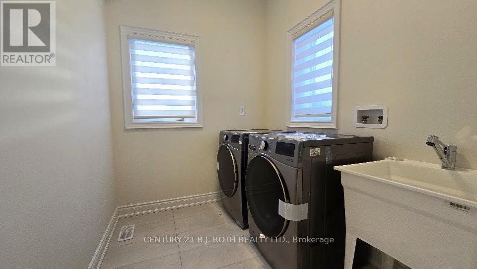 61 Ruby Ridge, Oro-Medonte, ON - Indoor Photo Showing Laundry Room