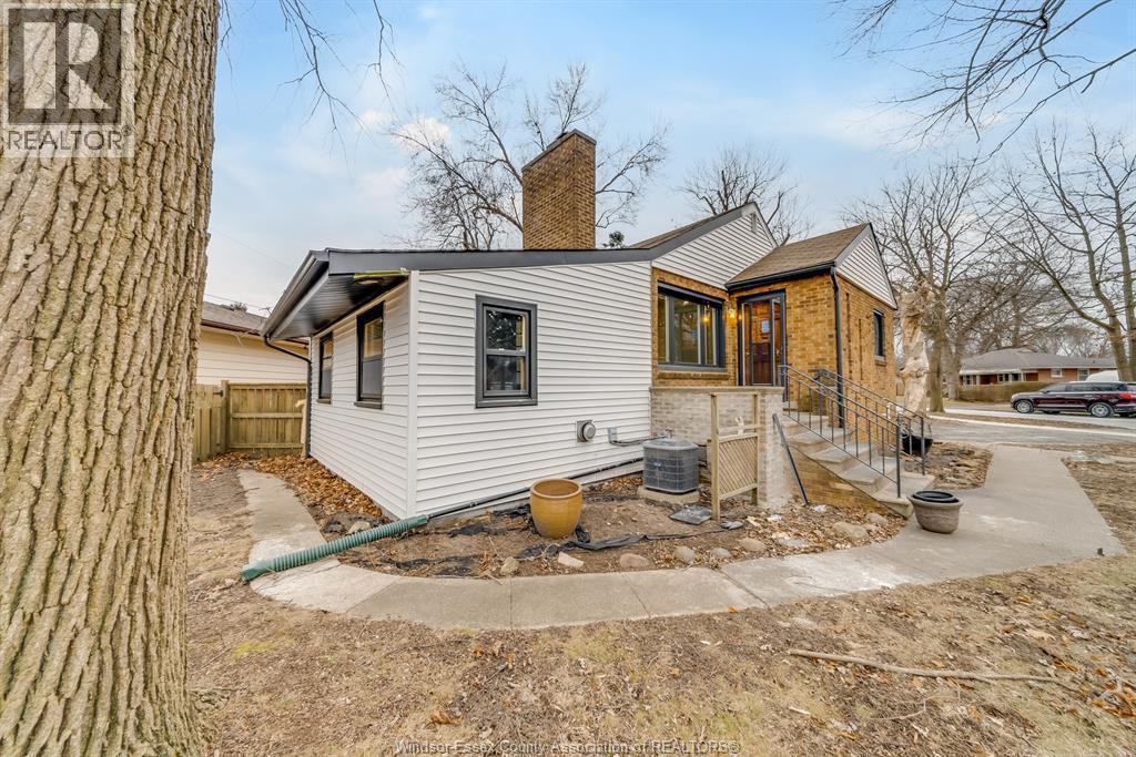 1114 Edward Unit# Upper, Windsor, ON - Outdoor