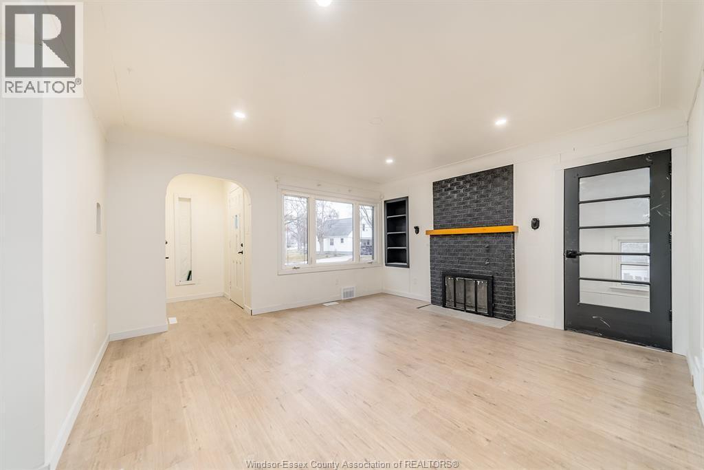1114 Edward Unit# Upper, Windsor, ON - Indoor With Fireplace
