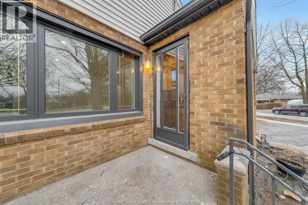 1114 Edward Unit# Upper, Windsor, ON - Outdoor