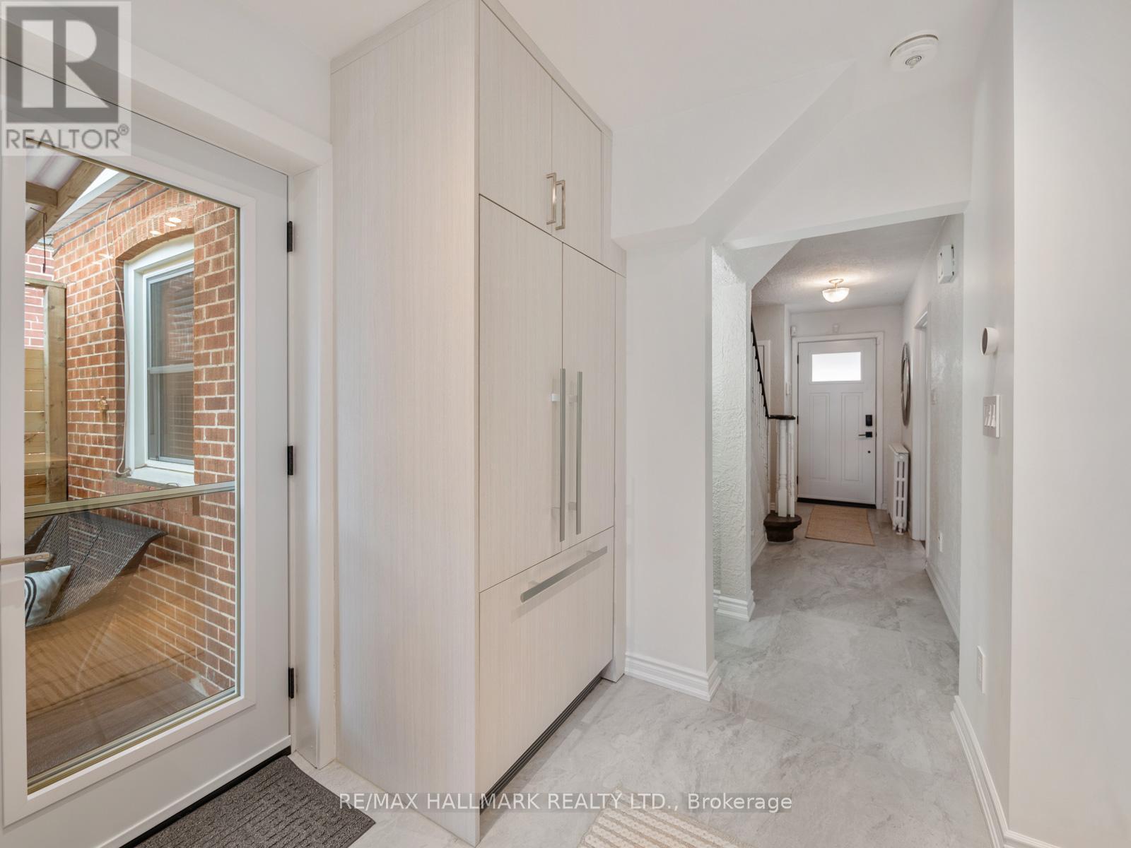 8 Glenvale Boulevard, Toronto, ON - Indoor Photo Showing Other Room