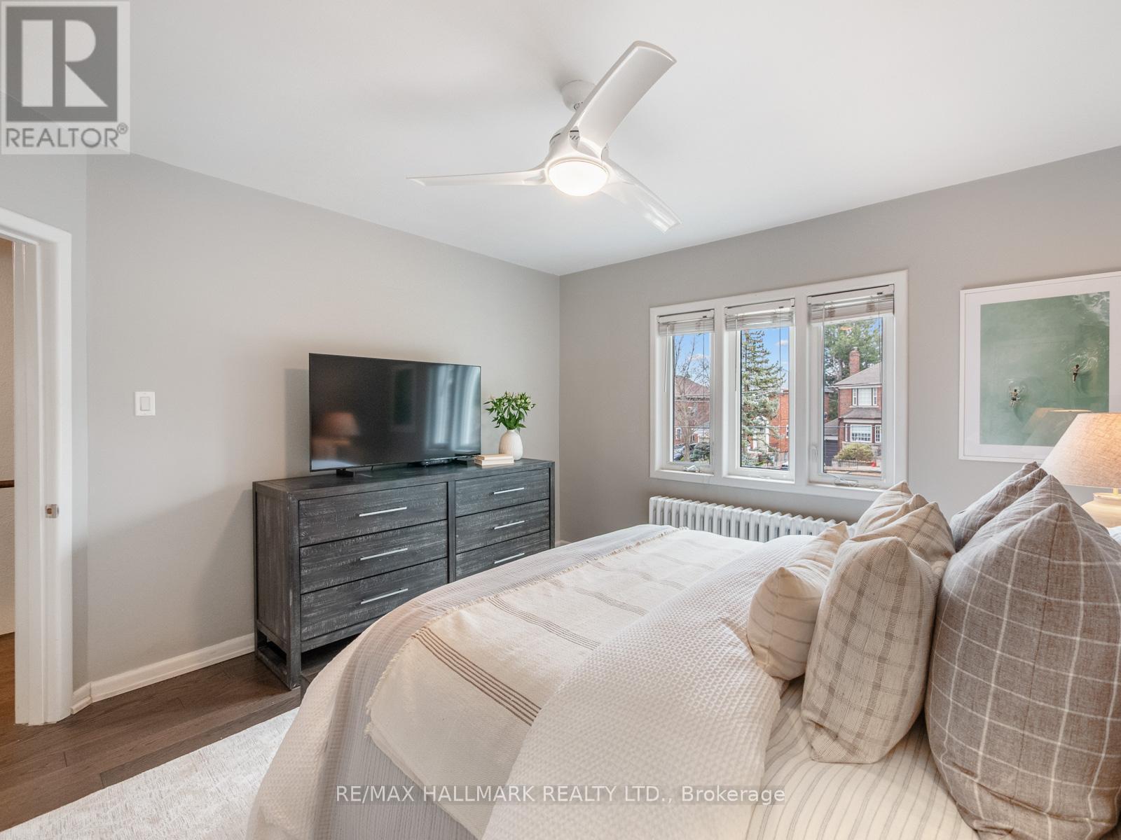 8 Glenvale Boulevard, Toronto, ON - Indoor Photo Showing Bedroom
