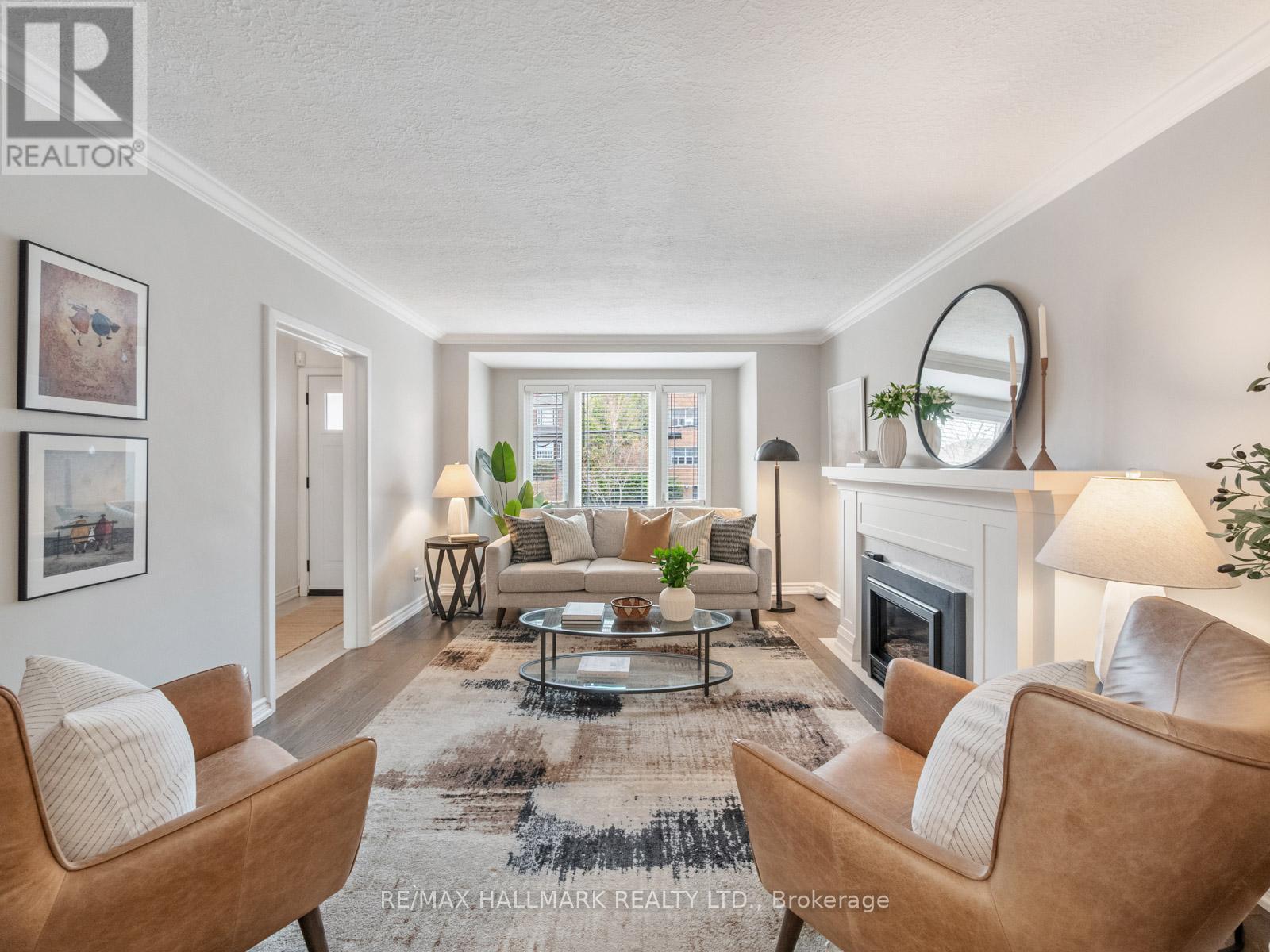 8 Glenvale Boulevard, Toronto, ON - Indoor Photo Showing Living Room With Fireplace