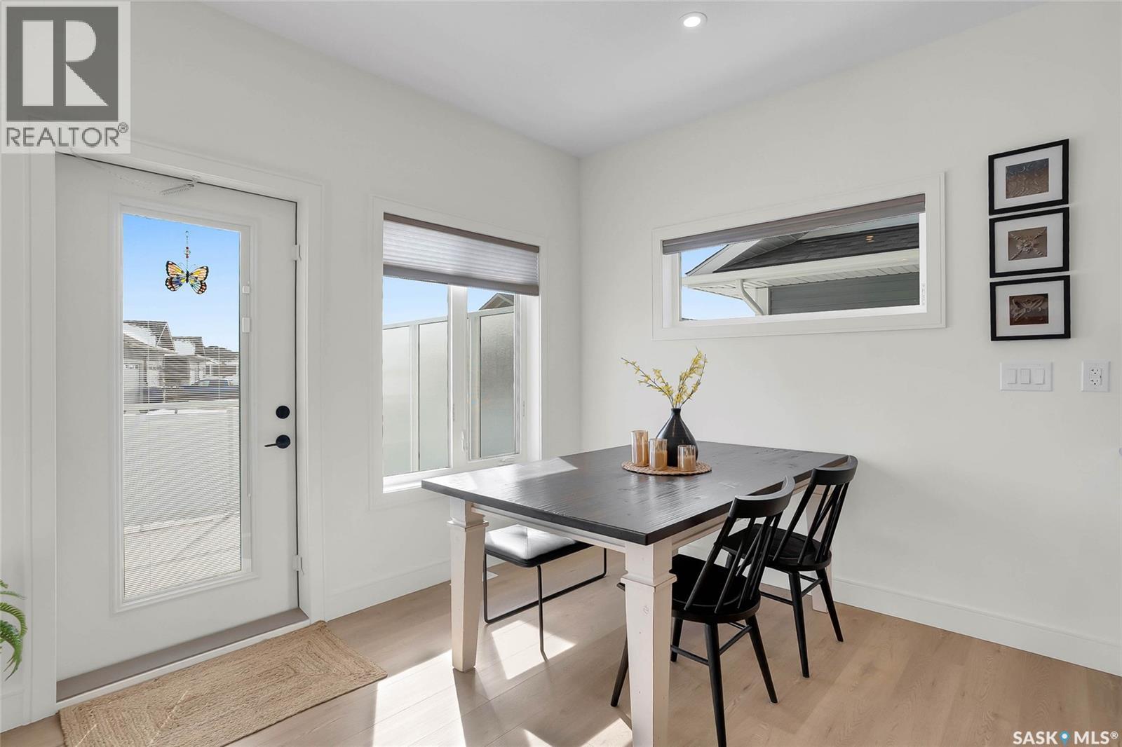 9 437 Palmer Crescent, Warman, SK - Indoor Photo Showing Dining Room