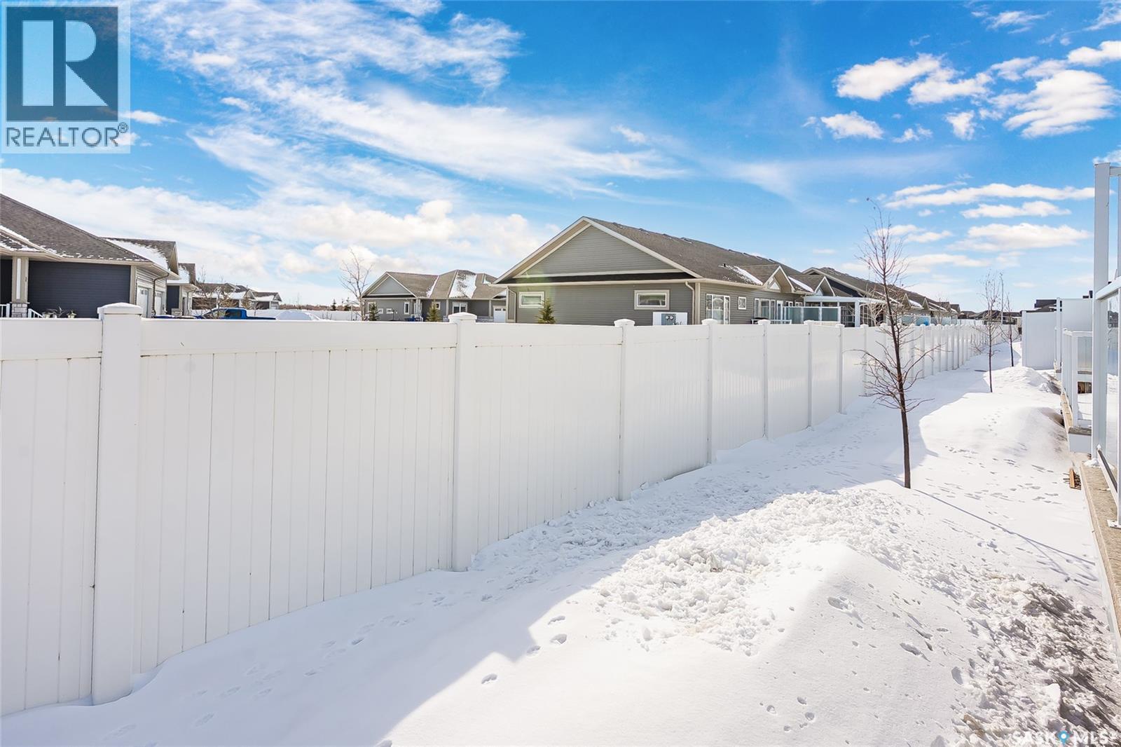 9 437 Palmer Crescent, Warman, SK - Outdoor