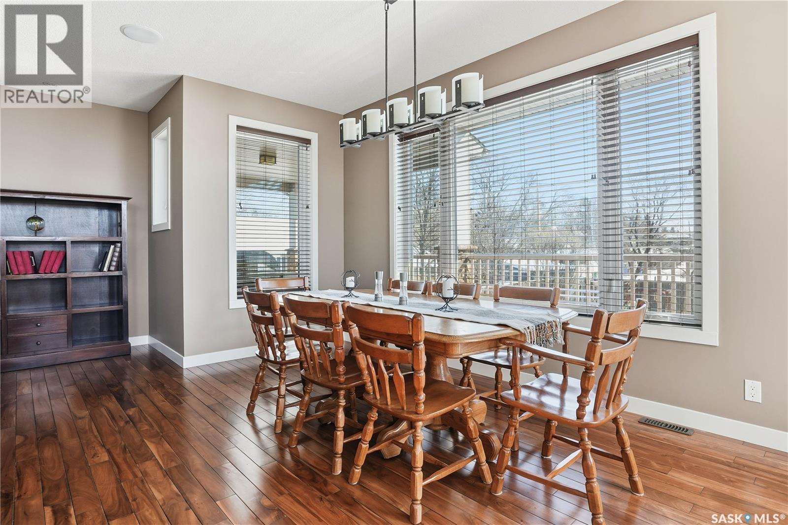 3229 18Th Avenue, Regina, SK - Indoor Photo Showing Dining Room