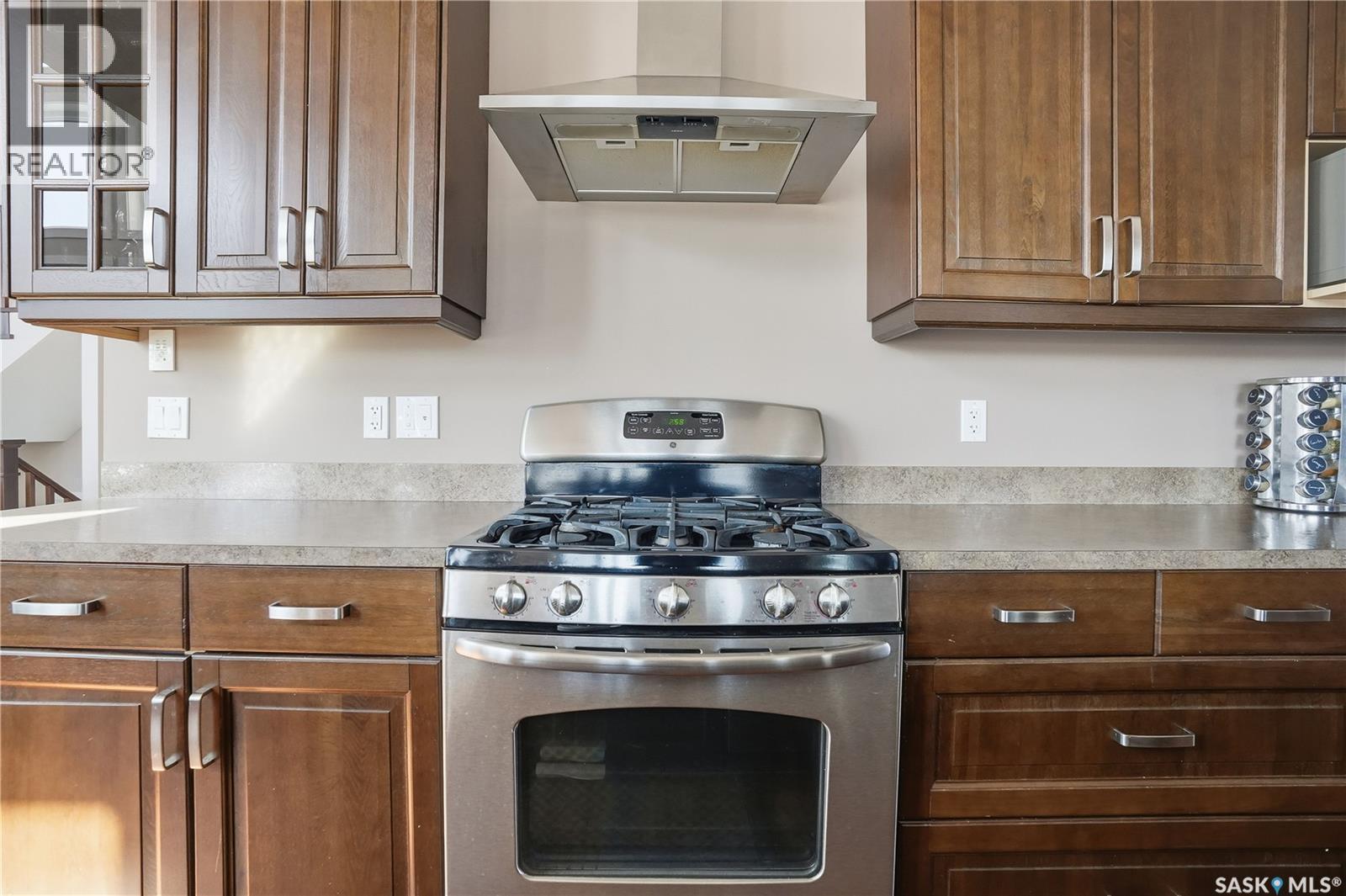 3229 18Th Avenue, Regina, SK - Indoor Photo Showing Kitchen