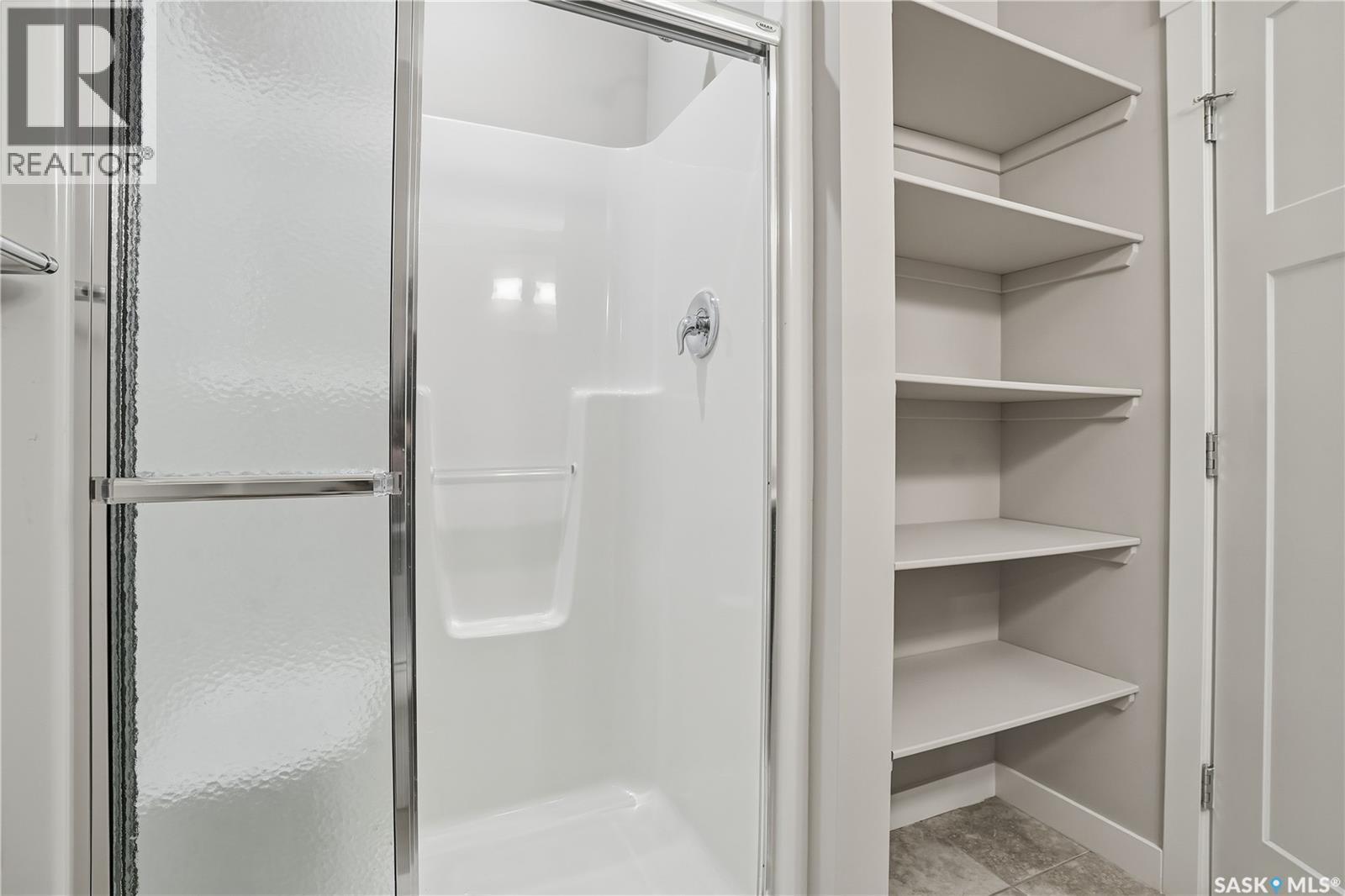 3229 18Th Avenue, Regina, SK - Indoor