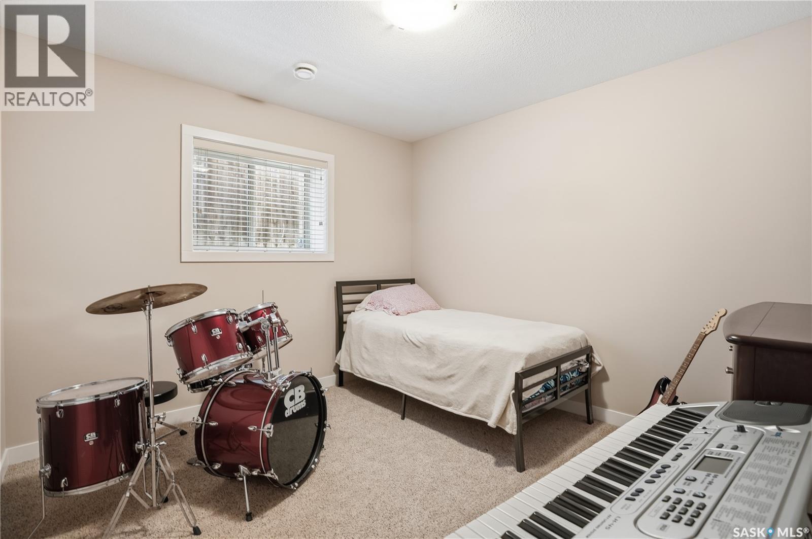 3229 18Th Avenue, Regina, SK - Indoor Photo Showing Bedroom