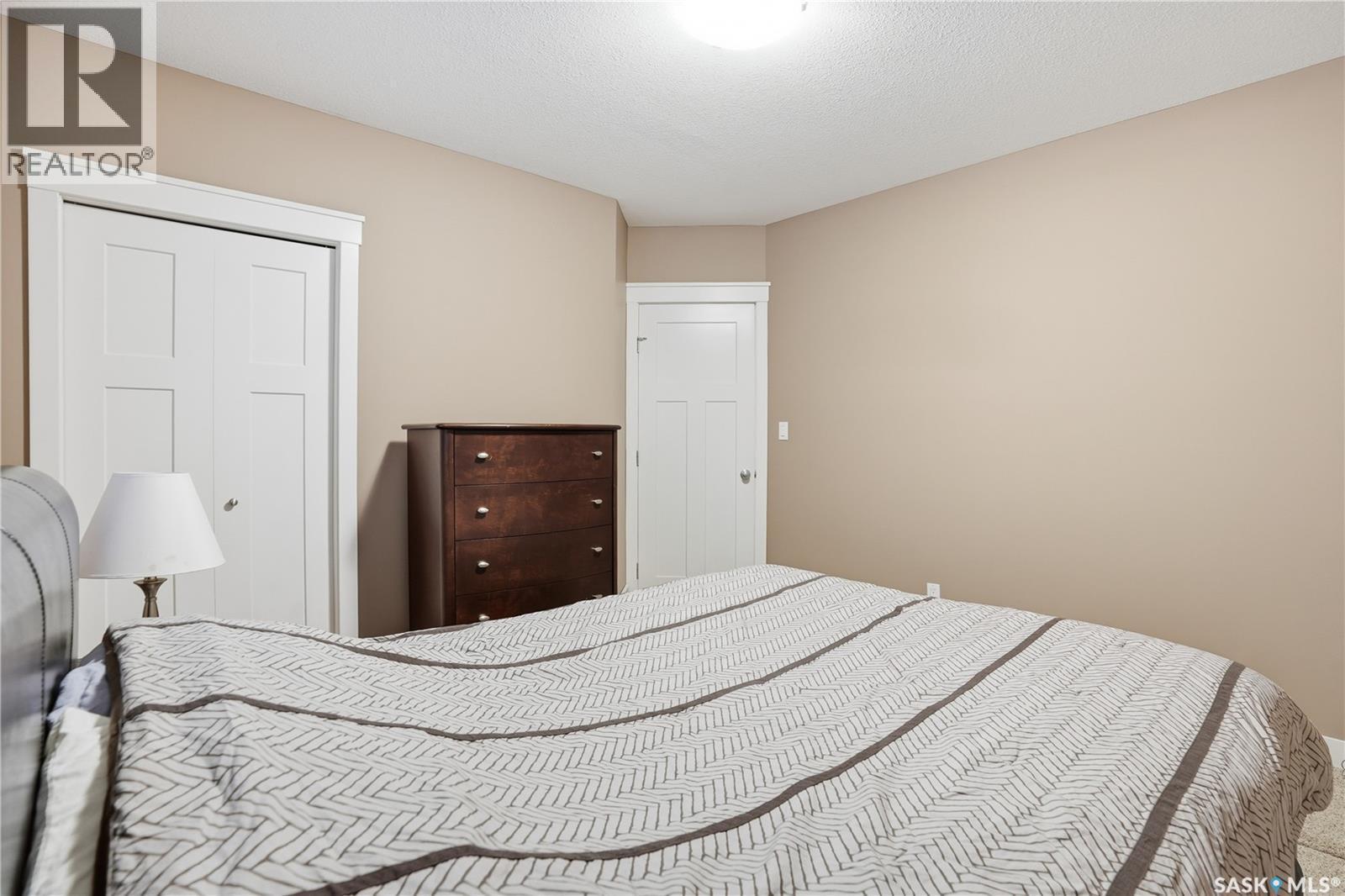 3229 18Th Avenue, Regina, SK - Indoor Photo Showing Bedroom