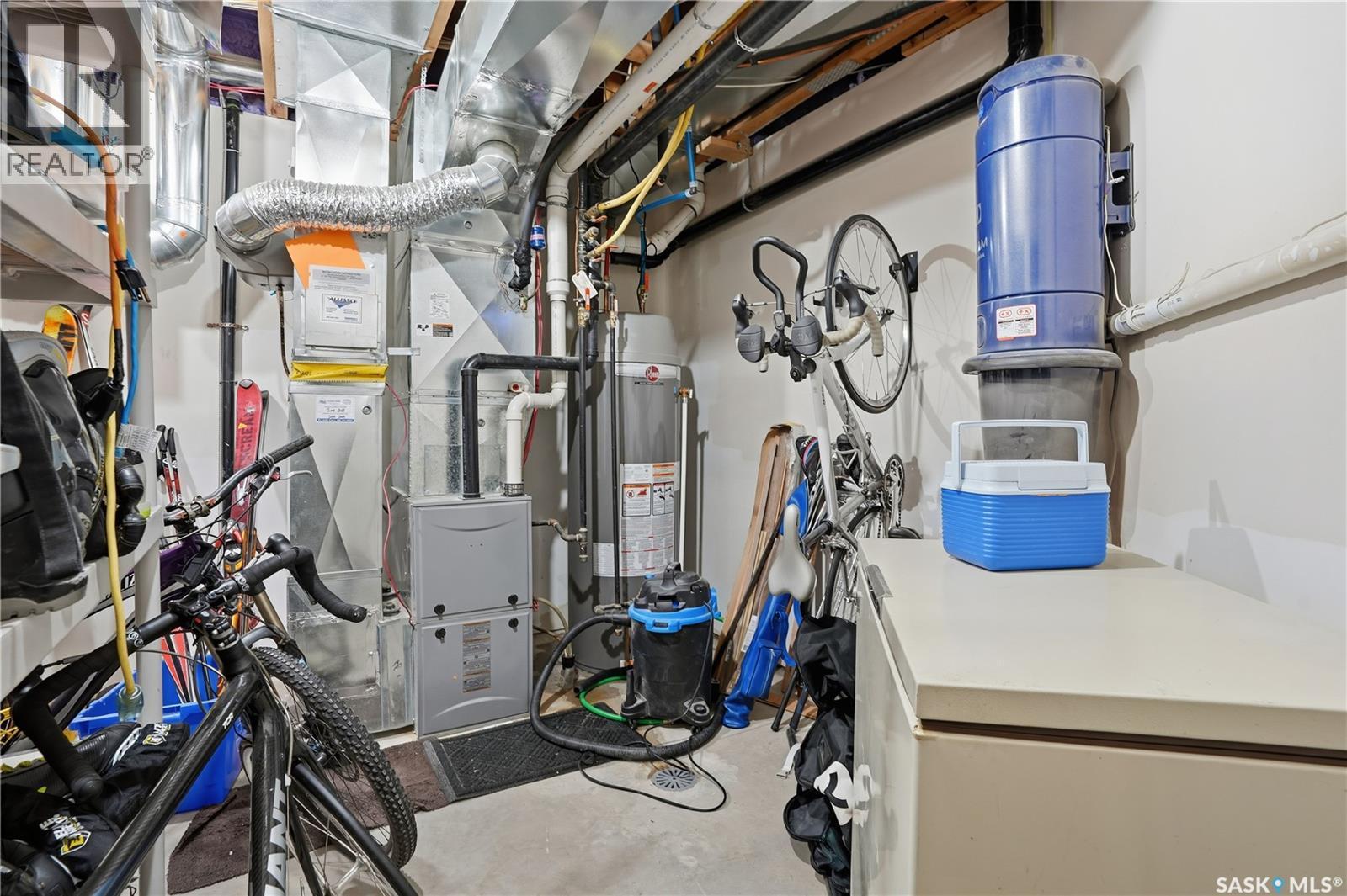 3229 18Th Avenue, Regina, SK - Indoor Photo Showing Basement