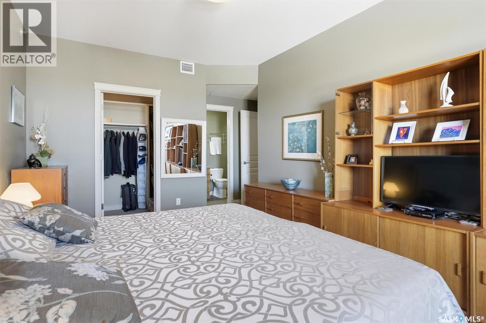 402 615 Saskatchewan Crescent W, Saskatoon, SK - Indoor Photo Showing Bedroom