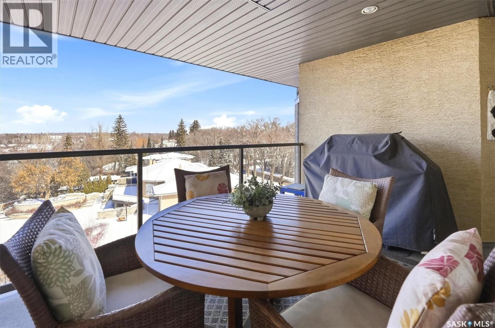 402 615 Saskatchewan Crescent W, Saskatoon, SK - Outdoor With Balcony With Exterior
