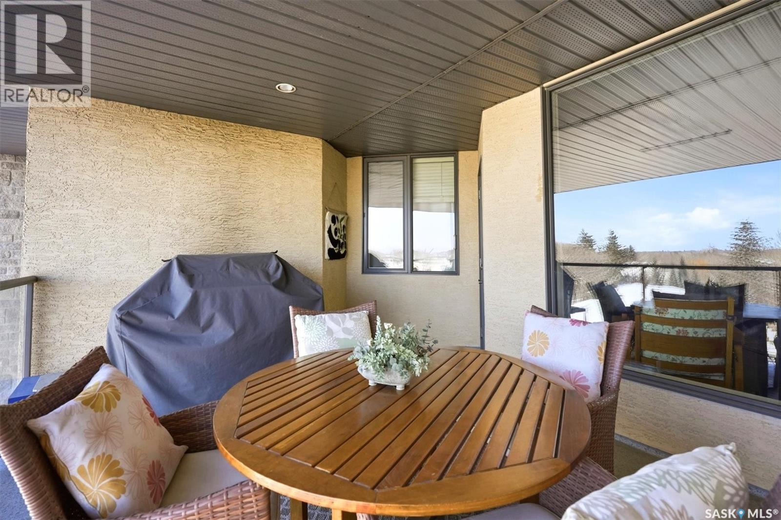 402 615 Saskatchewan Crescent W, Saskatoon, SK - Outdoor With Deck Patio Veranda With Exterior