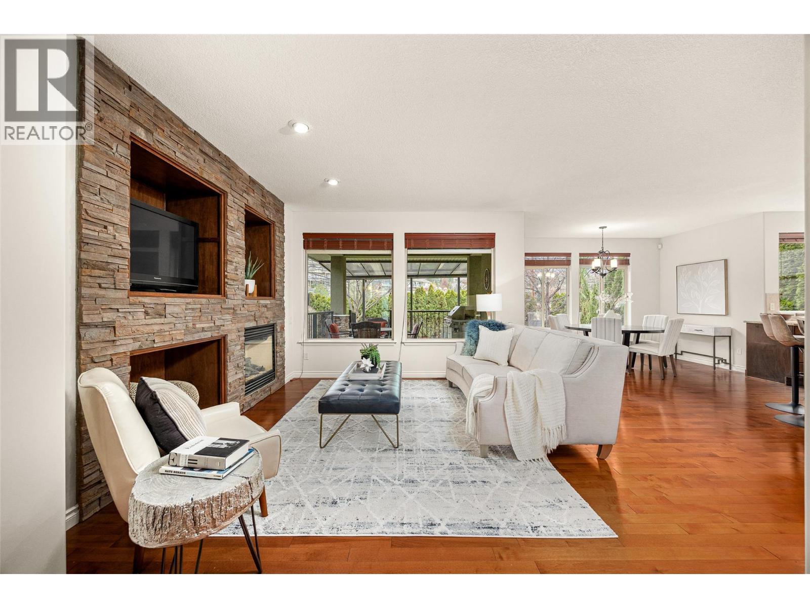 647 Peridot Place, Kelowna, BC - Indoor Photo Showing Living Room With Fireplace