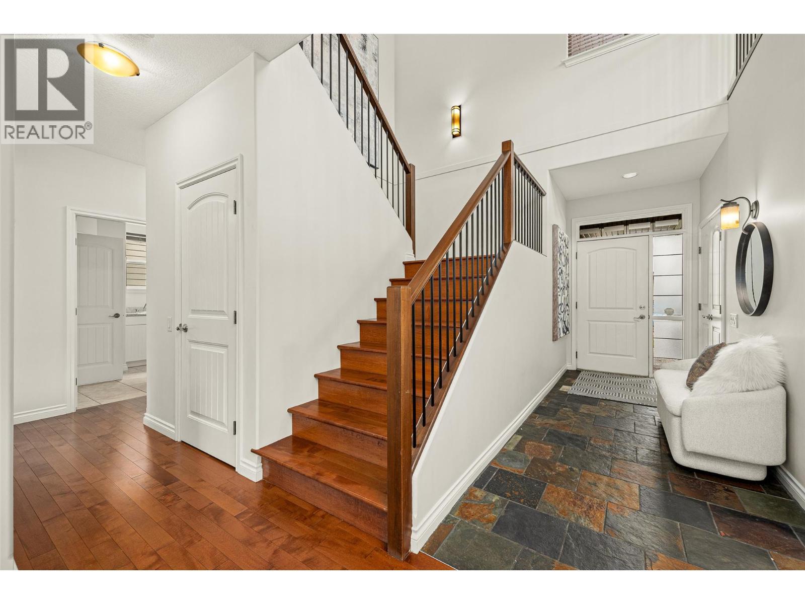 647 Peridot Place, Kelowna, BC - Indoor Photo Showing Living Room With Fireplace