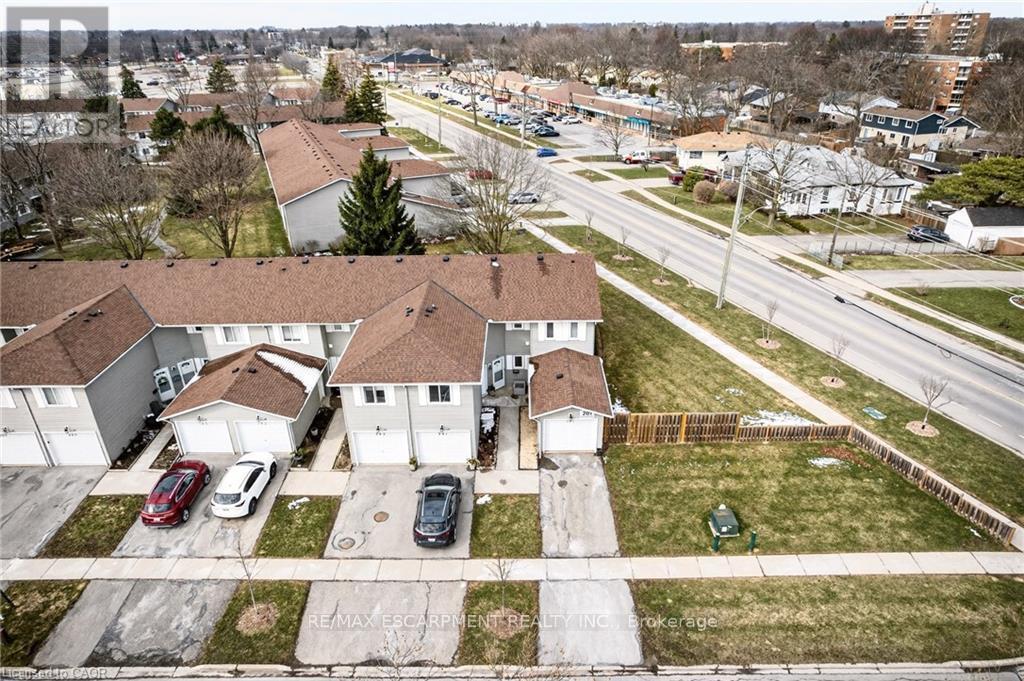 101 - 201 Dorchester Boulevard, St. Catharines, ON - Outdoor