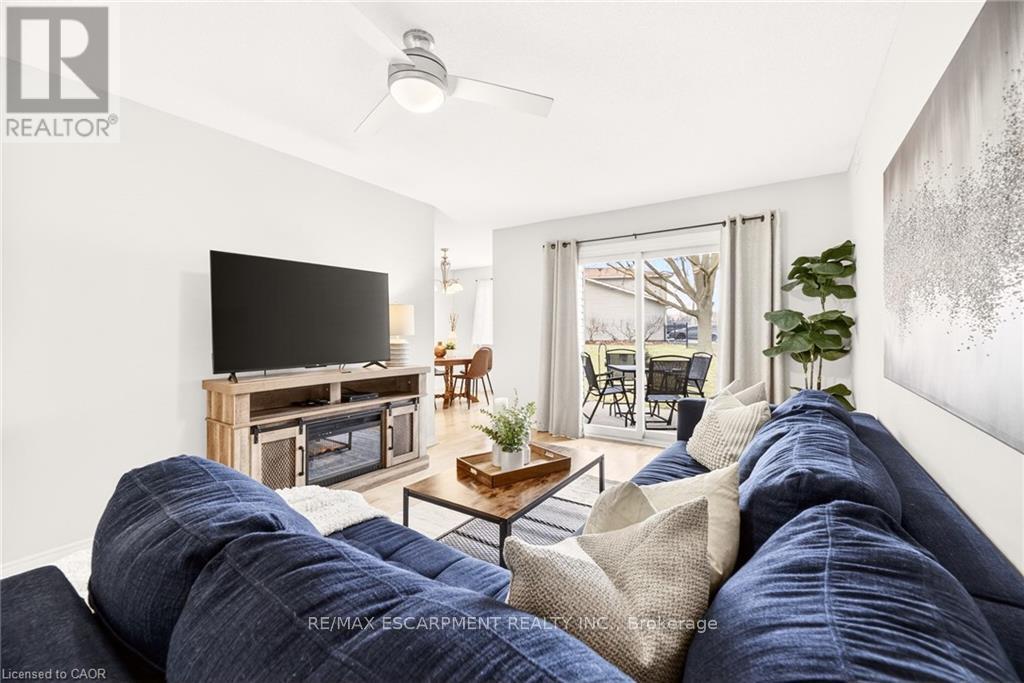 101 - 201 Dorchester Boulevard, St. Catharines, ON - Indoor Photo Showing Living Room