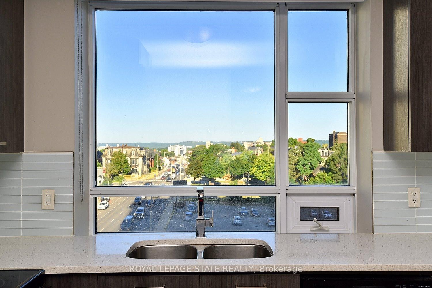 603-150 Main Street W, Hamilton, ON - Indoor Photo Showing Kitchen With Double Sink