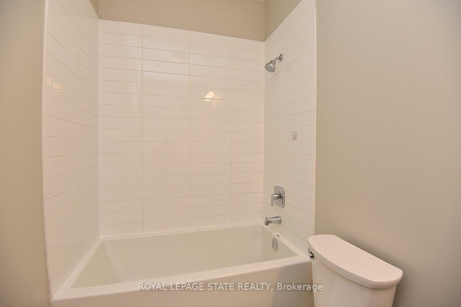 603-150 Main Street W, Hamilton, ON - Indoor Photo Showing Bathroom