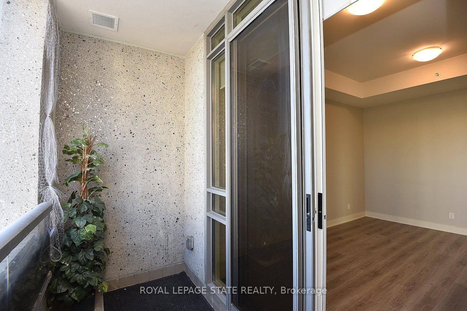 603-150 Main Street W, Hamilton, ON - Indoor Photo Showing Other Room