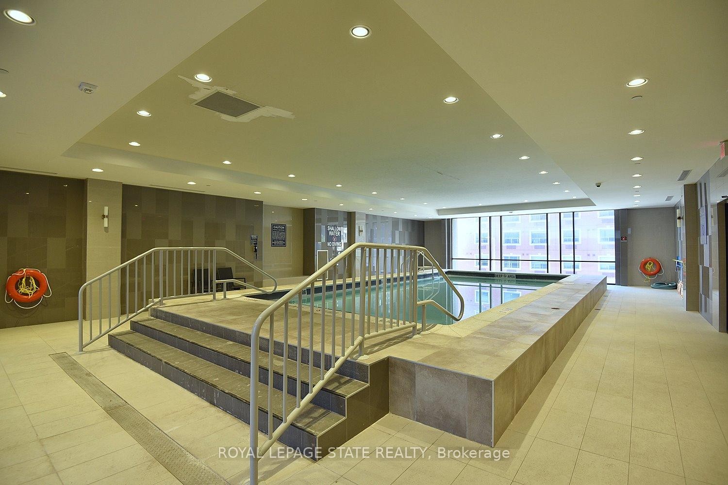 603-150 Main Street W, Hamilton, ON - Indoor Photo Showing Other Room