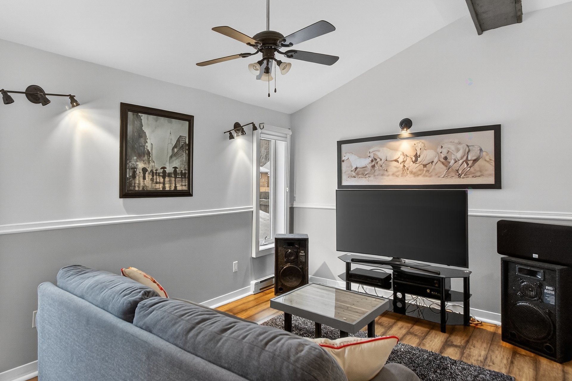 Family Room - 1696 Ch. Du Rapide, Rivière-Rouge, QC - Indoor