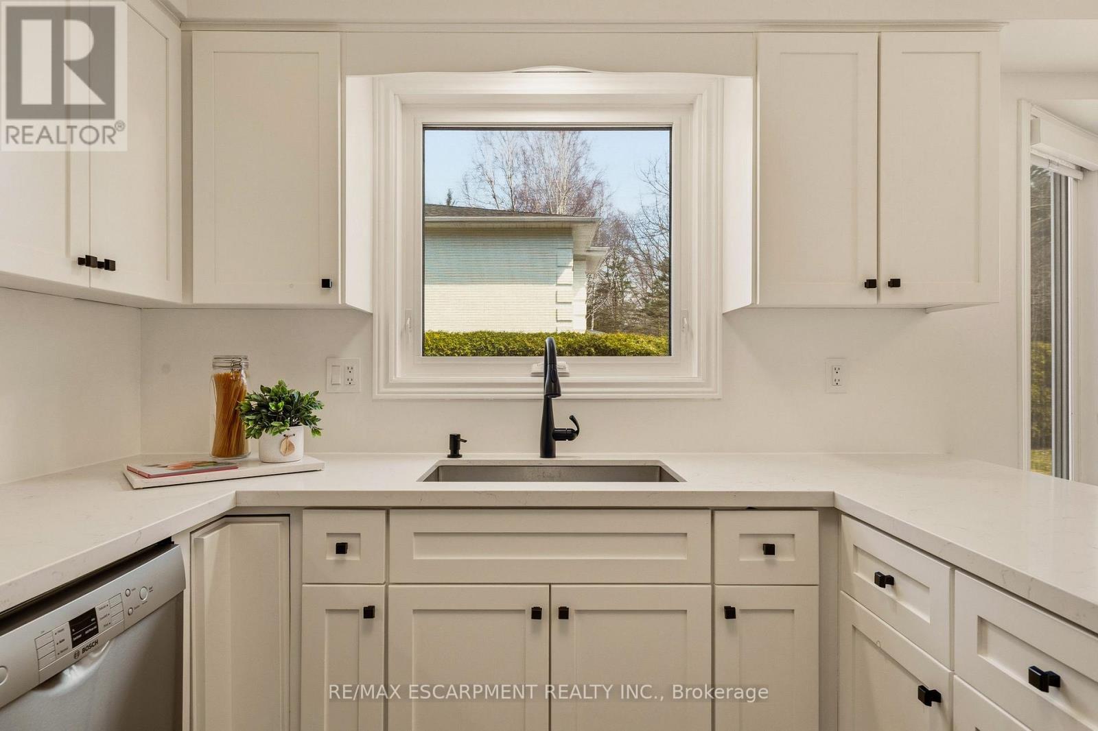 3 Postans Path, Hamilton, ON - Indoor