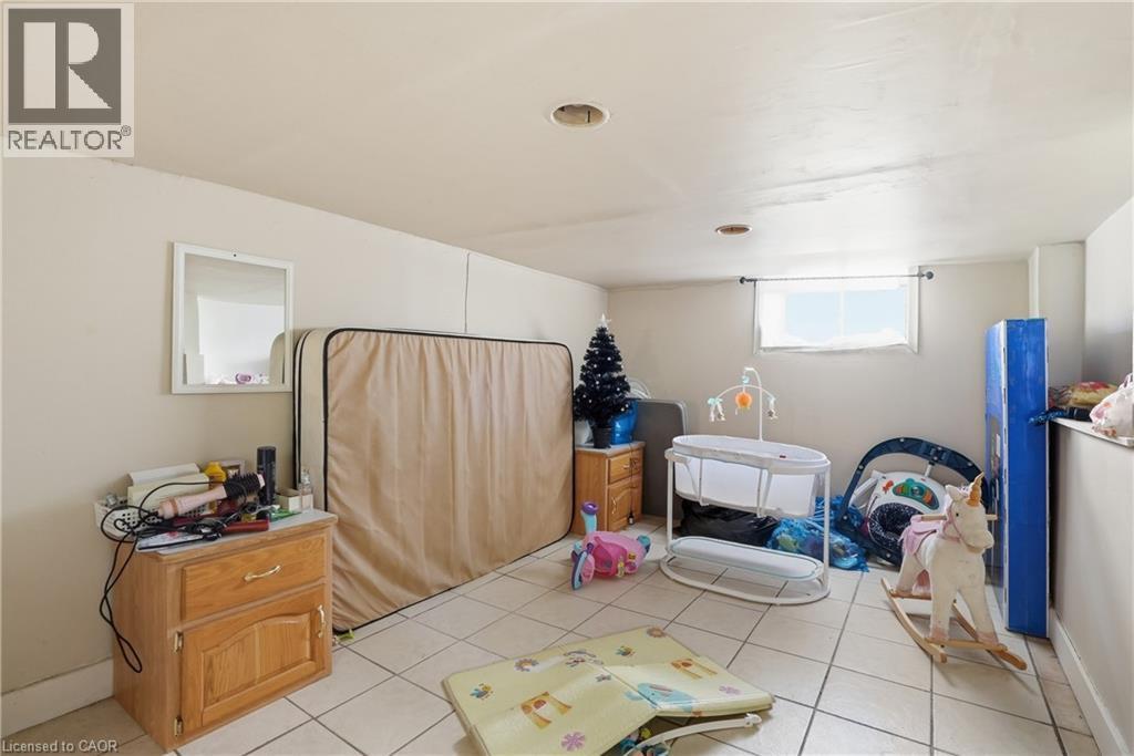211 West Avenue N, Hamilton, ON - Indoor