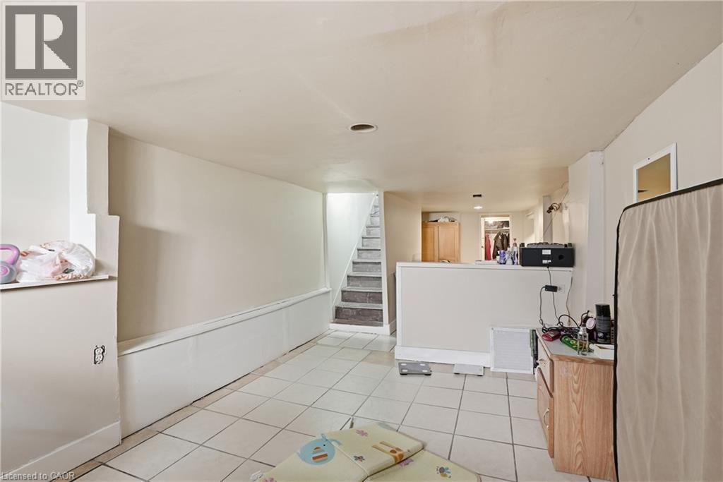 211 West Avenue N, Hamilton, ON - Indoor Photo Showing Other Room