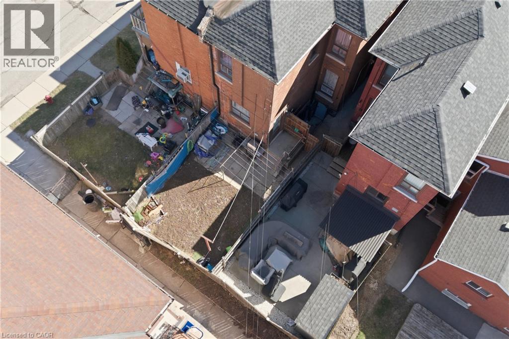 211 West Avenue N, Hamilton, ON - Outdoor