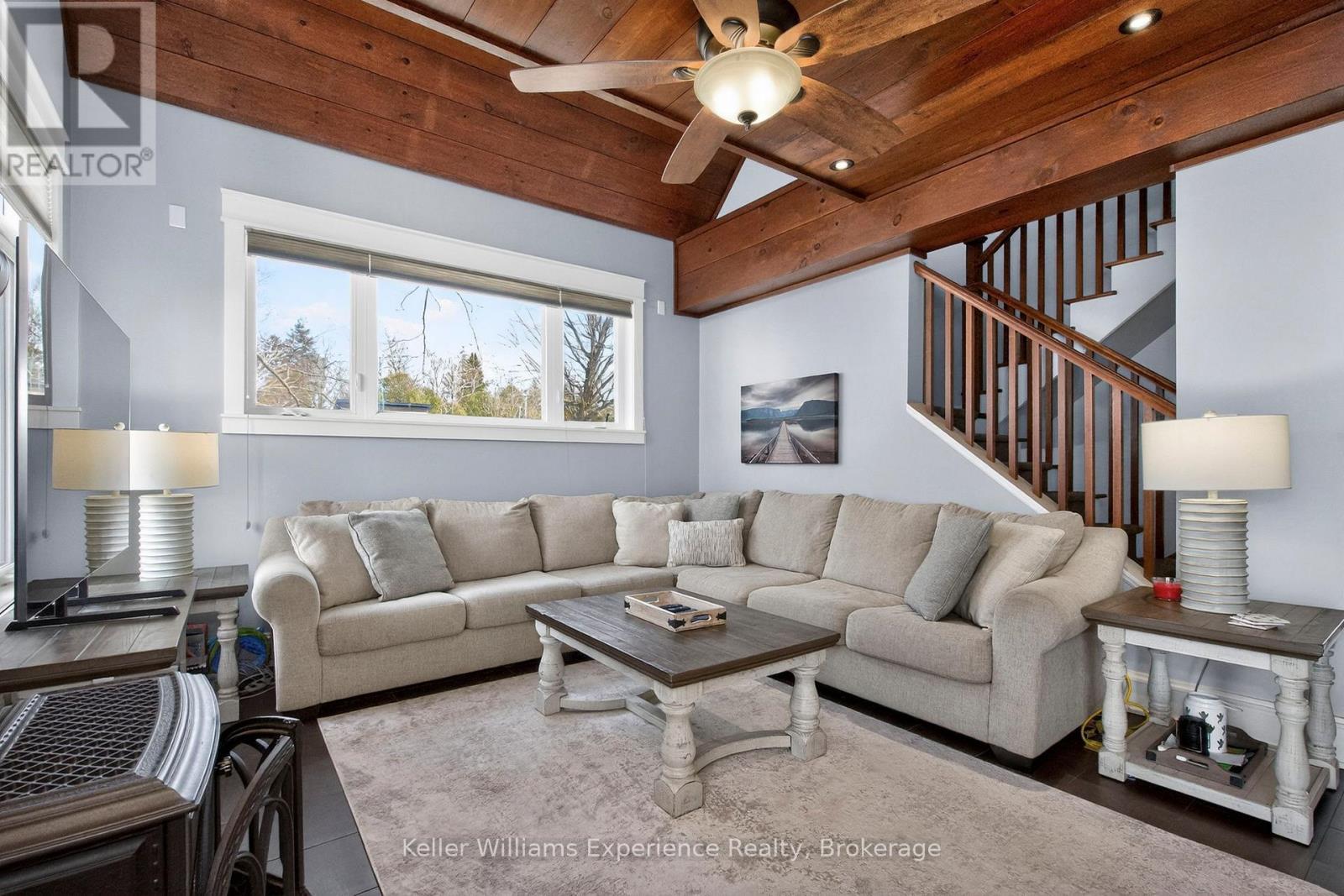1749 Champlain Road, Tiny, ON - Indoor Photo Showing Living Room