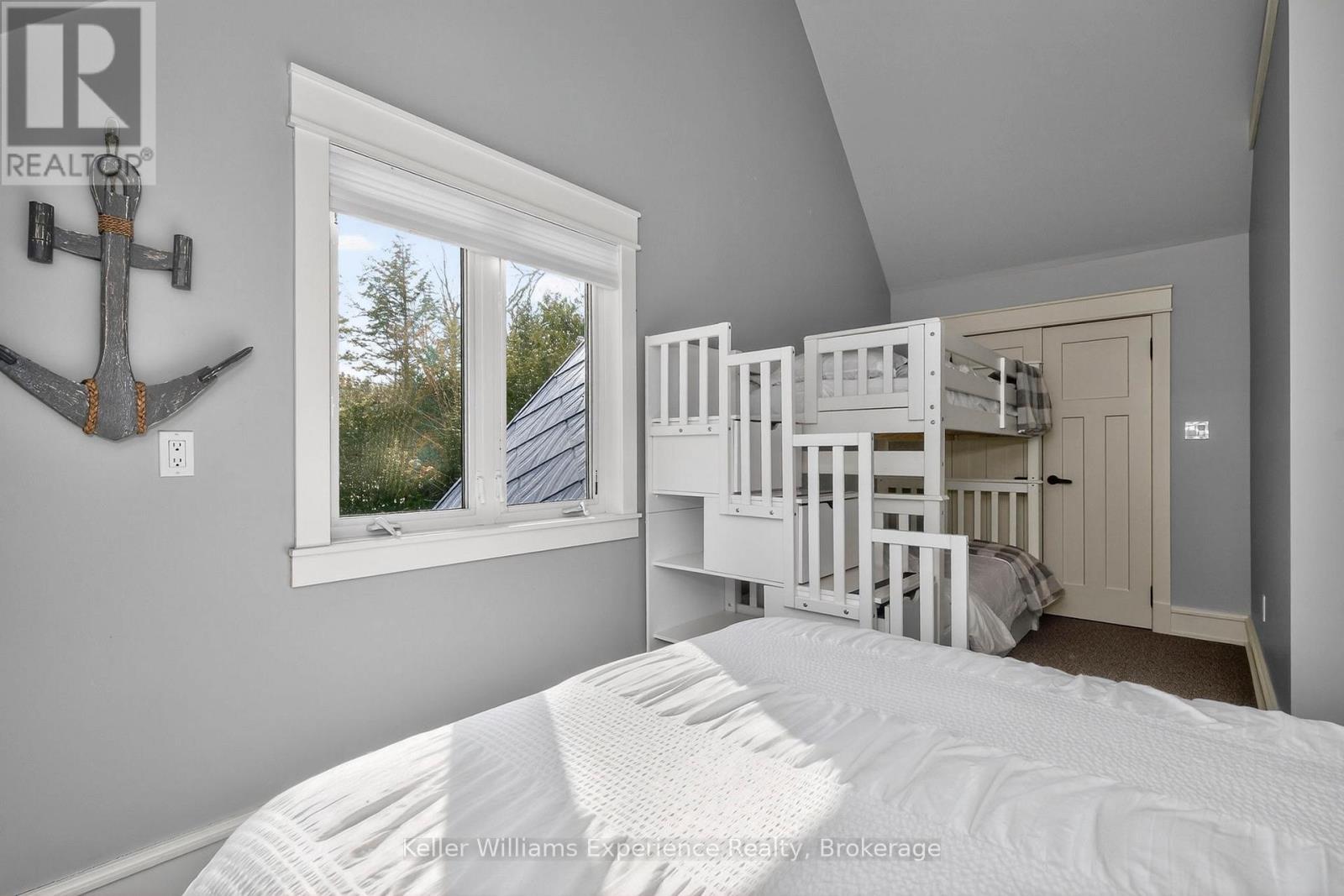 1749 Champlain Road, Tiny, ON - Indoor Photo Showing Bedroom