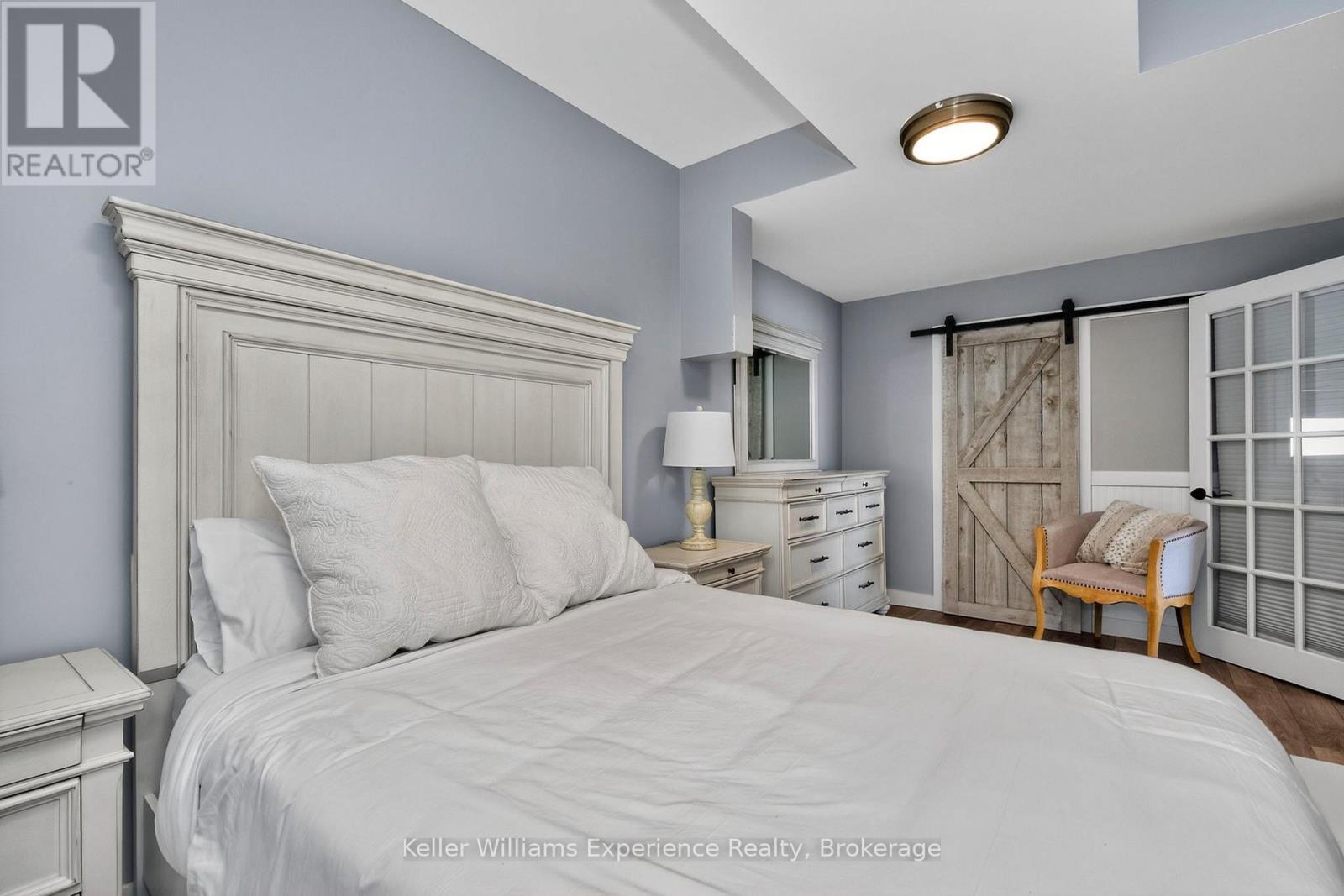 1749 Champlain Road, Tiny, ON - Indoor Photo Showing Bedroom