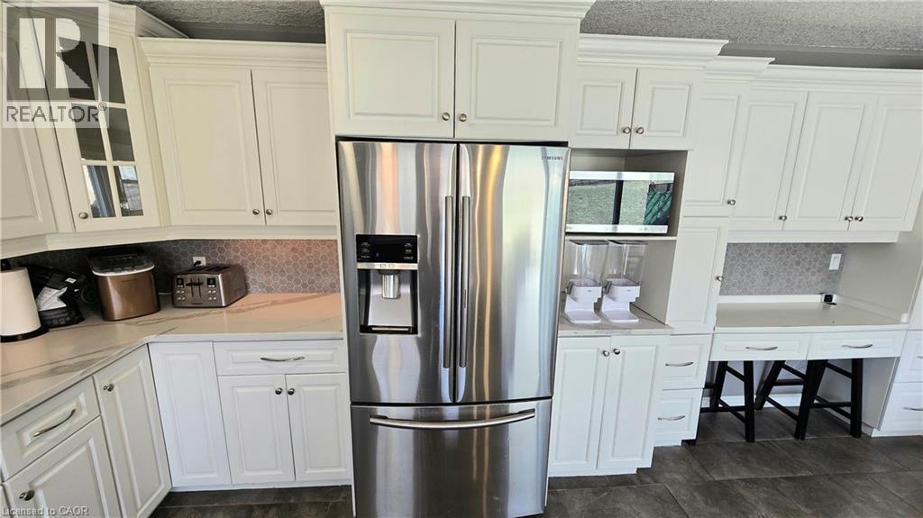 101 Lang Crescent, Kitchener, ON - Indoor Photo Showing Kitchen With Stainless Steel Kitchen