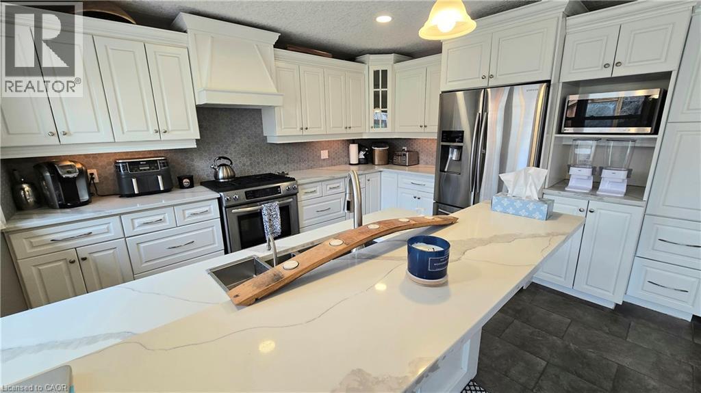 101 Lang Crescent, Kitchener, ON - Indoor Photo Showing Kitchen With Stainless Steel Kitchen