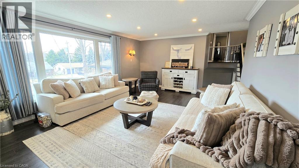 101 Lang Crescent, Kitchener, ON - Indoor Photo Showing Living Room