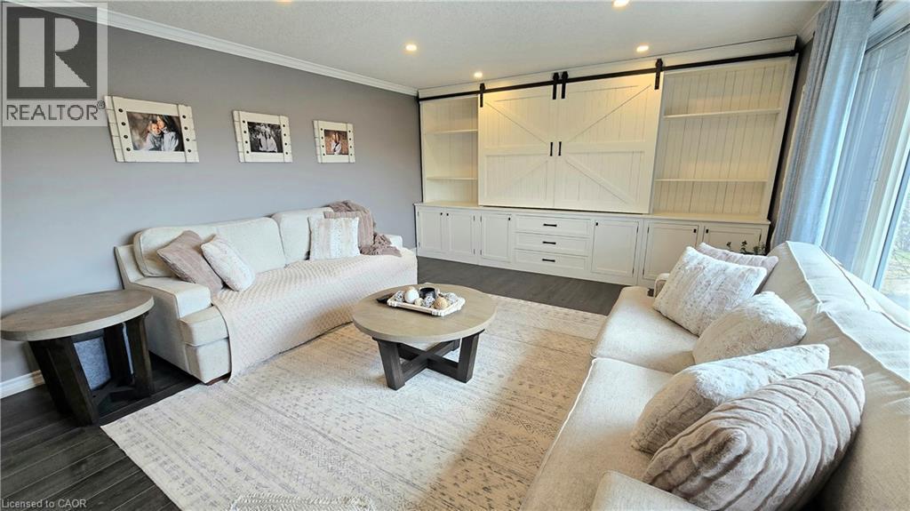 101 Lang Crescent, Kitchener, ON - Indoor Photo Showing Living Room