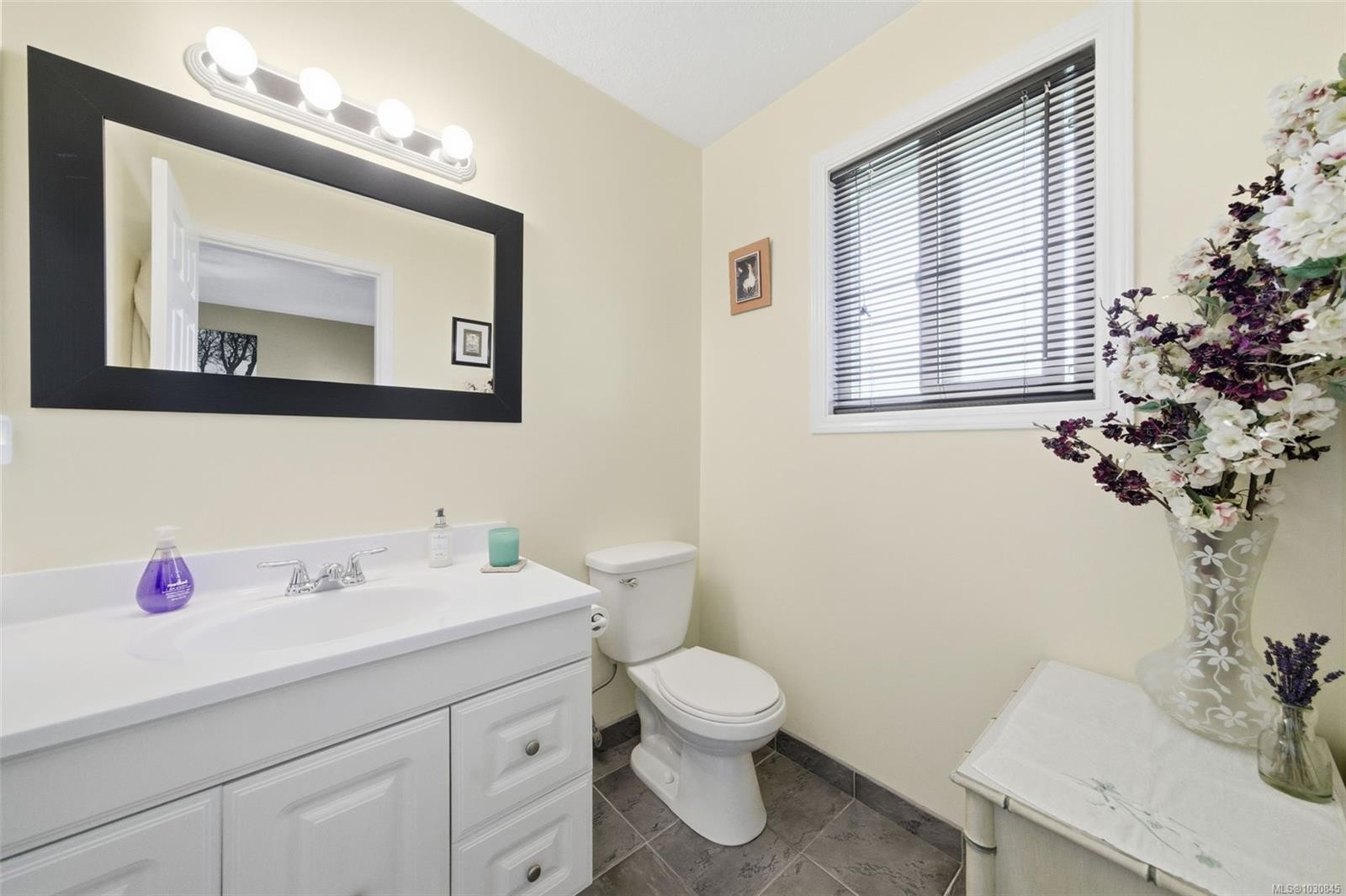 6728 Eakin Dr, Sooke, BC