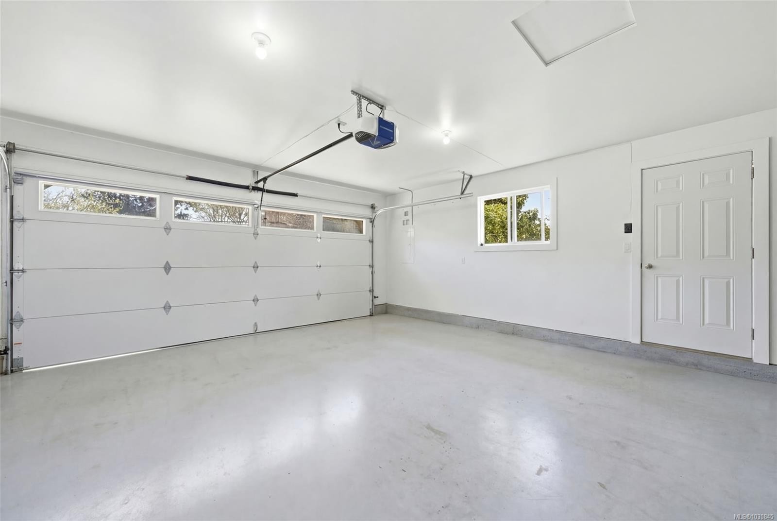 6728 Eakin Dr, Sooke, BC